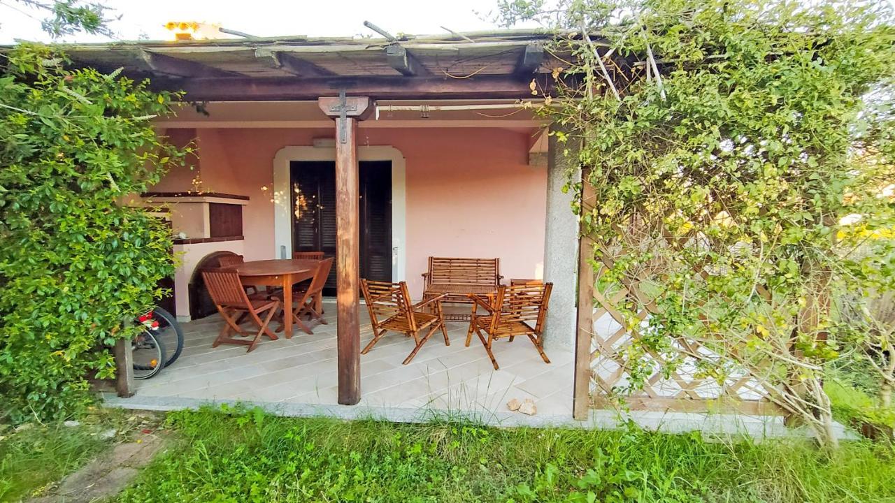Appartamento Trilocale Le Canne 4 Posti Letto Con Giardino E Posto Auto Privato San Teodoro  Eksteriør bilde