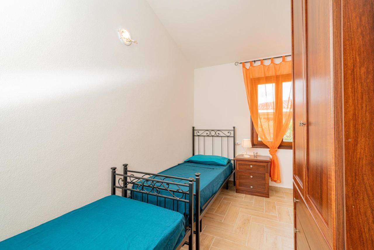 Appartamento Trilocale Le Canne 4 Posti Letto Con Giardino E Posto Auto Privato San Teodoro  Eksteriør bilde