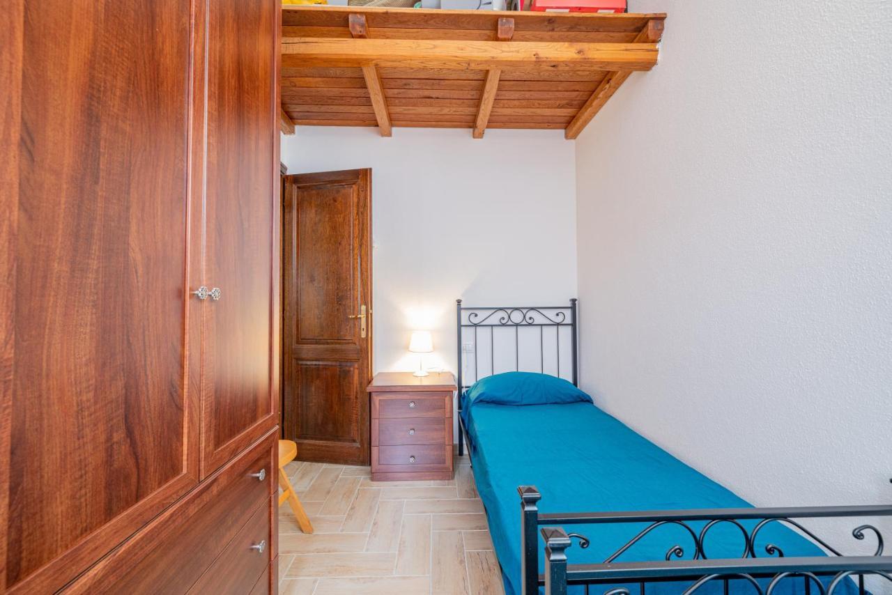 Appartamento Trilocale Le Canne 4 Posti Letto Con Giardino E Posto Auto Privato San Teodoro  Eksteriør bilde